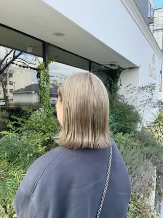 ミディアム ROZA germe所属・SHIO / ハイトーンカラーのヘアスタイル