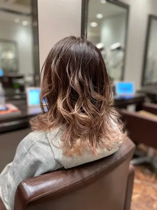 セミロング 岩崎 恵実のヘアスタイル