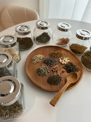 よもぎ蒸し×肌育【aju】所属・おかま直伝よもぎ蒸し 【aju】山本 亜樹のエステ・リラクイメージ