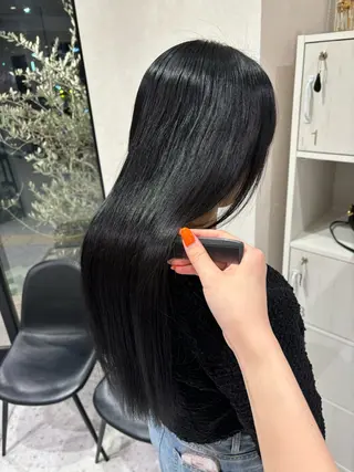 ロング カラー 山田 梨央のヘアスタイル