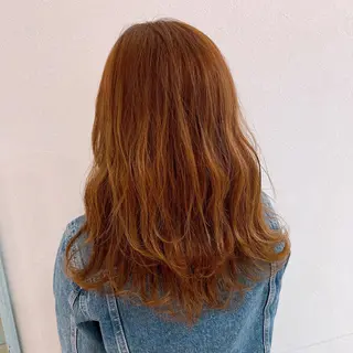 ミディアム カラー 栗原 瑠世のヘアスタイル