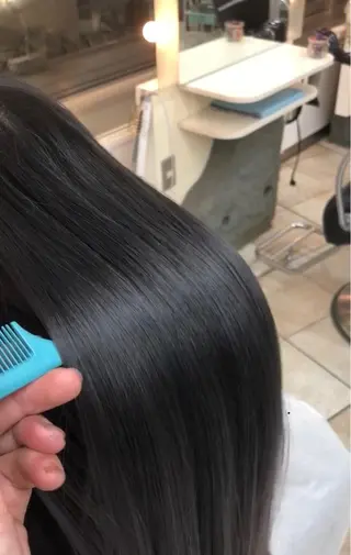 Euphoria 店長　石橋のヘアスタイル