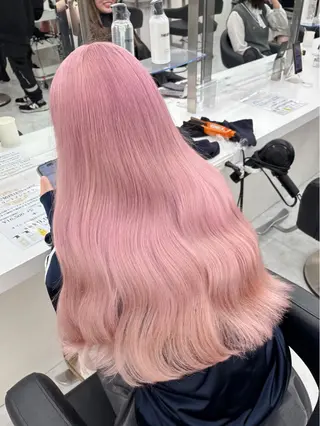 ロング カラー 🖤ハイトーン× レイヤー🖤SARAのヘアスタイル