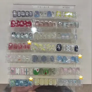 ネイル AKAHOSHI . Rのネイルデザイン