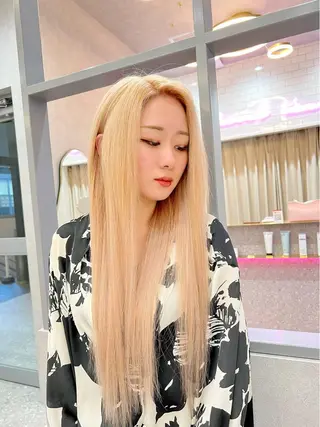 ロング カラー ヘアアレンジ ARIA💎縮毛矯正 ブリーチ💎複雑履歴のヘアスタイル