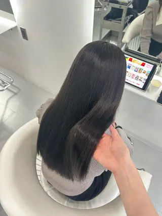 ロング カラー あやめ🪽 オリーブ/ハイトーンのヘアスタイル