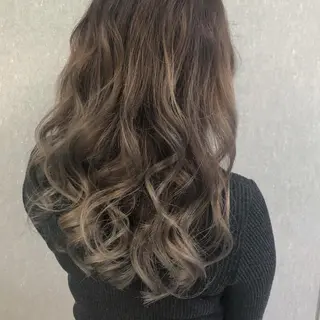 ロング カラー 岡村 玲奈のヘアスタイル