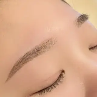 アイブロウ 【GRANDEUR】 鈴木  璃奈の眉毛・アイブロウイメージ