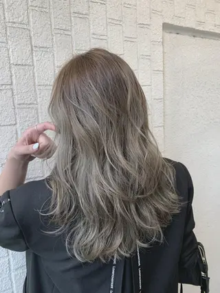 パーマ カラー セミロング 嶋村夏実🌼レイヤー 🌸白髪ぼかしのヘアスタイル