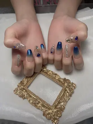 ネイル Anna Yayoi 💫のネイルデザイン