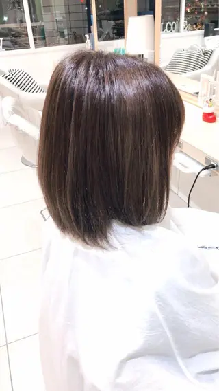 カラー 30代からの大人 ショートのヘアスタイル