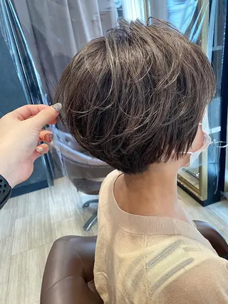 ショート 下石怜子/レイヤー/ 透明感カラーのヘアスタイル