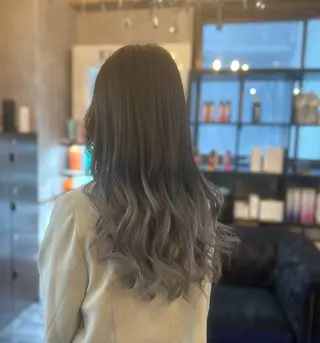 ロング 石井 綾乃のヘアスタイル