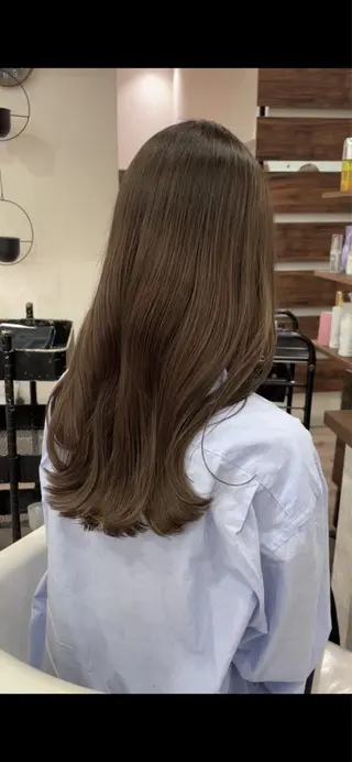 ロング カラー 德本 奈名美のヘアスタイル
