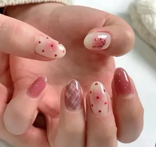 ネイル NiNa ビューティーサロン所属・Ni Naのネイルデザイン