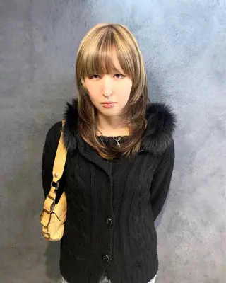 カラー 鳥居 未椰のヘアスタイル