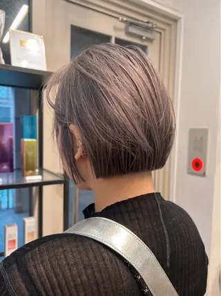 ショート カラー グレージュ× ボブ× ハイトーン　前田隆太のヘアスタイル