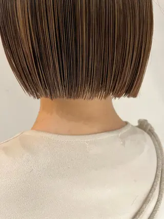 ショート カラー 石川 瑠琉のヘアスタイル