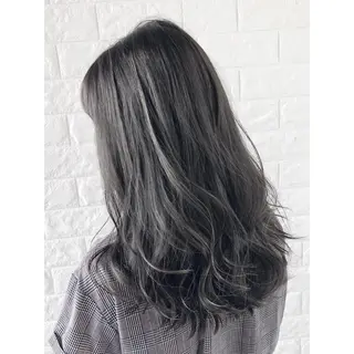 セミロング カラー KIZU 髪質改善 オカルト怪談のヘアスタイル