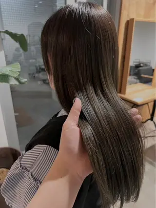 ロング 長與 夕夏のヘアスタイル