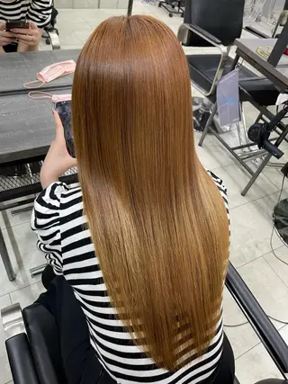 ロング カラー Kvell&Co.所属・ハイトーン カラーのヘアスタイル