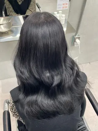 ロング カラー IO イオリのヘアスタイル