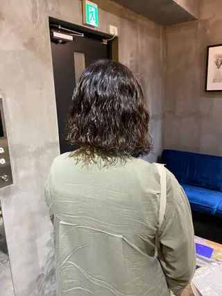 ミディアム パーマ Agu hair lore沼館店所属・八戸パーマ/メンズパ ーマ/シンゴ。のヘアスタイル