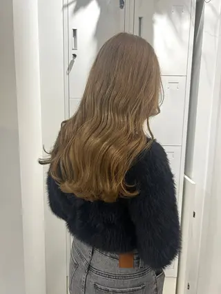 ロング カラー 河野 いずみのヘアスタイル