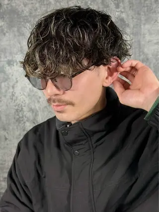 ショート カラー パーマ メンズ 武井 凌のヘアスタイル