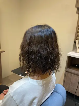 ミディアム パーマ ピンクカラー🎀 米津 美佑のヘアスタイル
