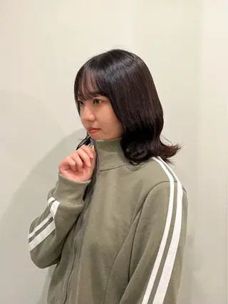 ミディアム カラー 内沼 恵留菜のヘアスタイル
