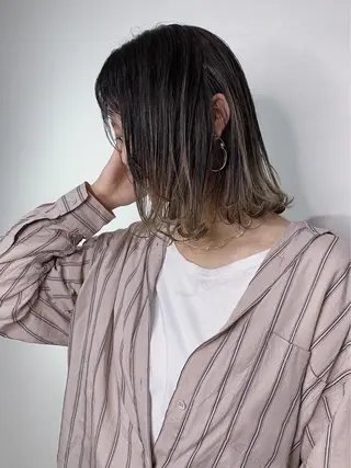セミロング カラー _WHITE 高槻のヘアスタイル