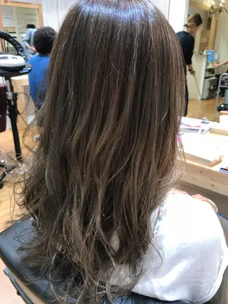 セミロング 緑地公園美容室 neohairのヘアスタイル