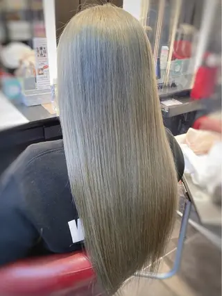 ロング ブリーチカラー✨ 駒場 笙のヘアスタイル