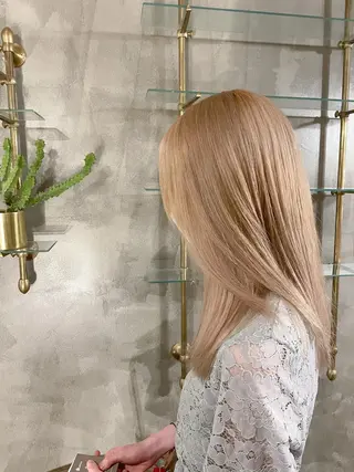 ロング カラー 🦋透明感カラー /ケアブリーチ🦋のヘアスタイル