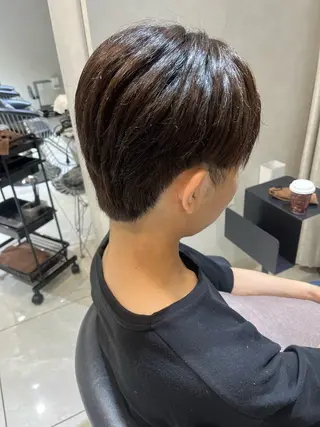 メンズ 韓国メンズ特化 ダウン・毛流れパーマのヘアスタイル