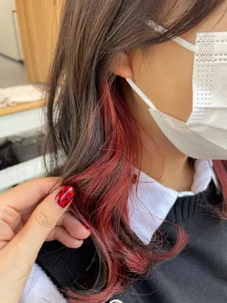 ミディアム カラー 高梨 菜々のヘアスタイル