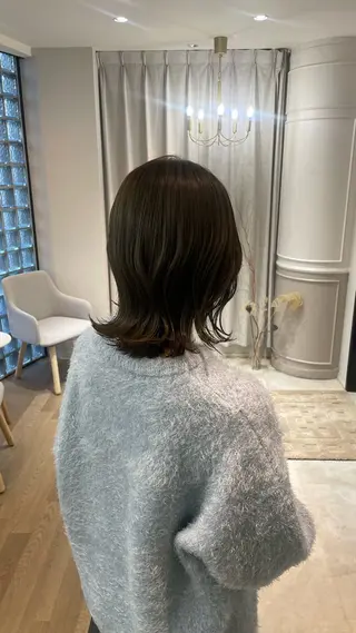 ミディアム カラー ayano / 透明感・くすみカラーのヘアスタイル