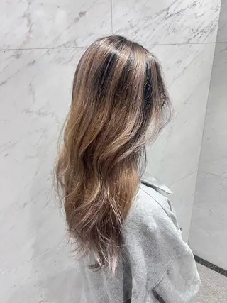 ロング カラー Bei Licoldo.Atole  ベイリコルド アトリ所属・ブリーチ、縮毛 髪質改善　宮城一真のヘアスタイル