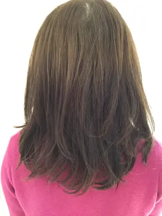 セミロング eyelush color world庄内駅前所属・シールエクステ／豊中 吉田孝司のヘアスタイル