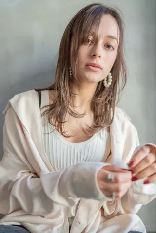 セミロング 💘MICOTO藤沢 髪質改善ブリーチ💘のヘアスタイル