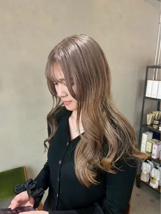ロング カラー 平良 那生のヘアスタイル