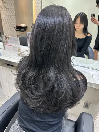 セミロング カラー レイヤー オリーブ/ グレージュ/添田晃基のヘアスタイル