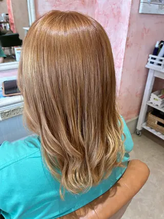ミディアム カラー 大山 拓美のヘアスタイル