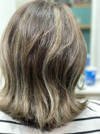 セミロング カラー Snaly カラー特化ページのヘアスタイル