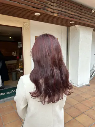 ロング カラー putri 川邉 優花のヘアスタイル