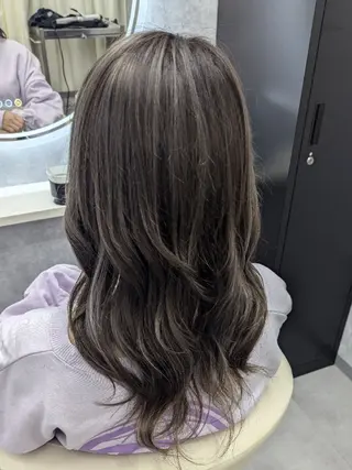 セミロング カラー 🏹MIYU¦うるつ やカラー/抜け感ヘアのヘアスタイル