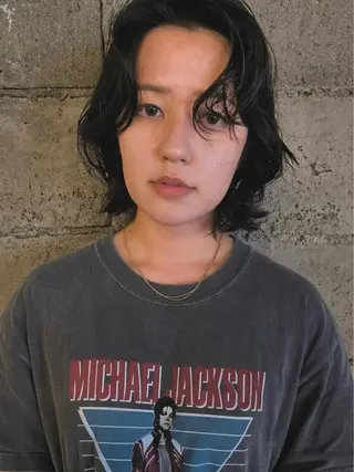 ミディアム カラー パーマ 日向 琴美のヘアスタイル