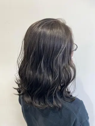 ミディアム 小金丸 里沙のヘアスタイル