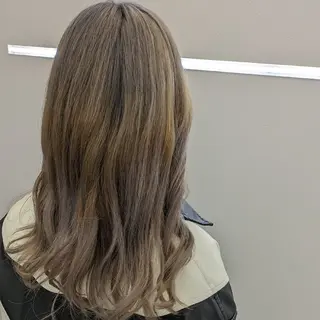 ロング カラー fuwat所属・秋葉原でカラーする なら🐉ちぇーたんのヘアスタイル